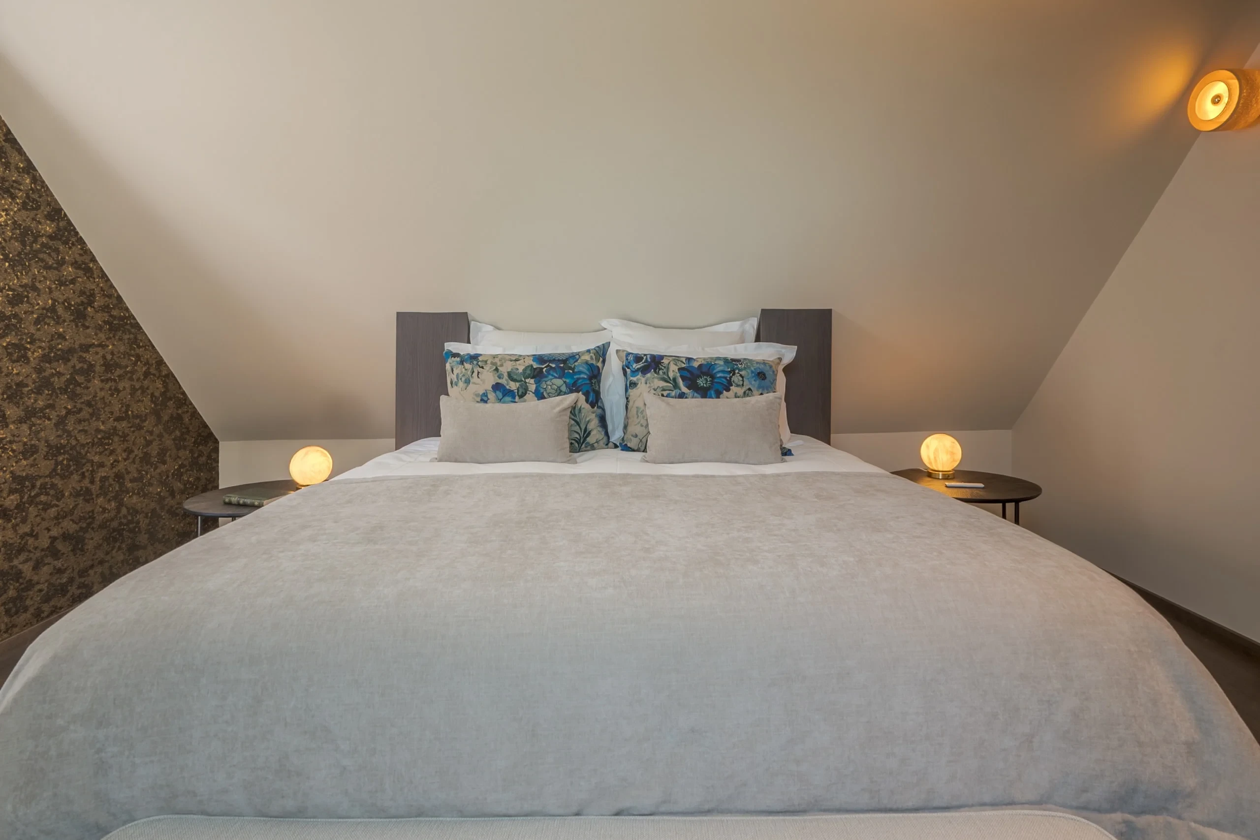 villa montgommery chambre 5 chambre deluxe sous toit 02